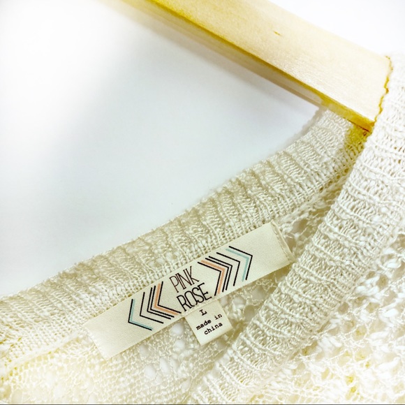 💥 Pink Rose Eggshell Crochet Knit V-Neck Sweater - Picture 2 of 3